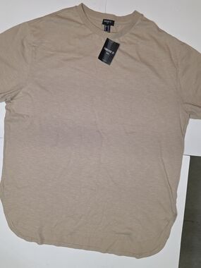 Forever 21 Men’s Taupe Short Sleeve Crew Neck T-Shirt